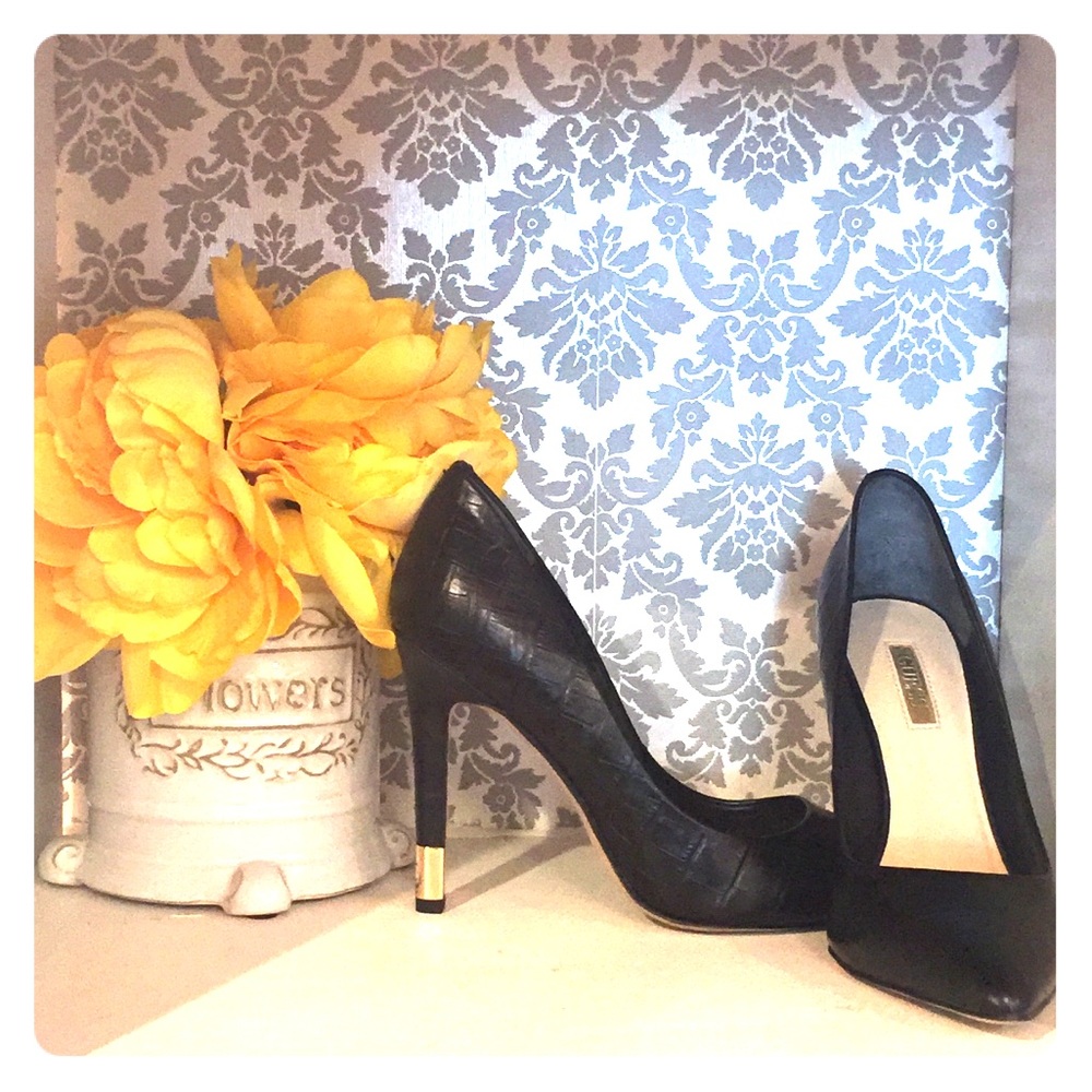 Guess Black Pumps
